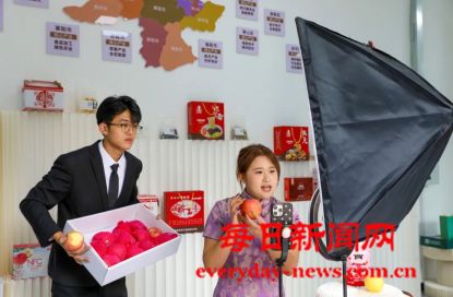 中国文明网“文明中国”主题采访报道组到烟