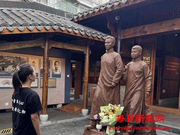 打卡安徽安庆红色地标——“延乔”目光炯炯